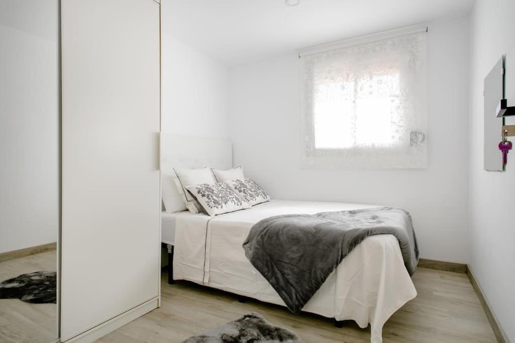 Habitaciones Bonitas Y Comodas L’Hospitalet de Llobregat Exterior foto